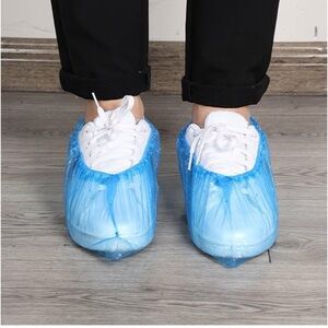 100 Blue plastic Shoe Covers